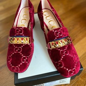 NIB Gucci Rare Red Sylvie Velvet Gg Web Gold Chain G Pumps Size: US 7.5 $890